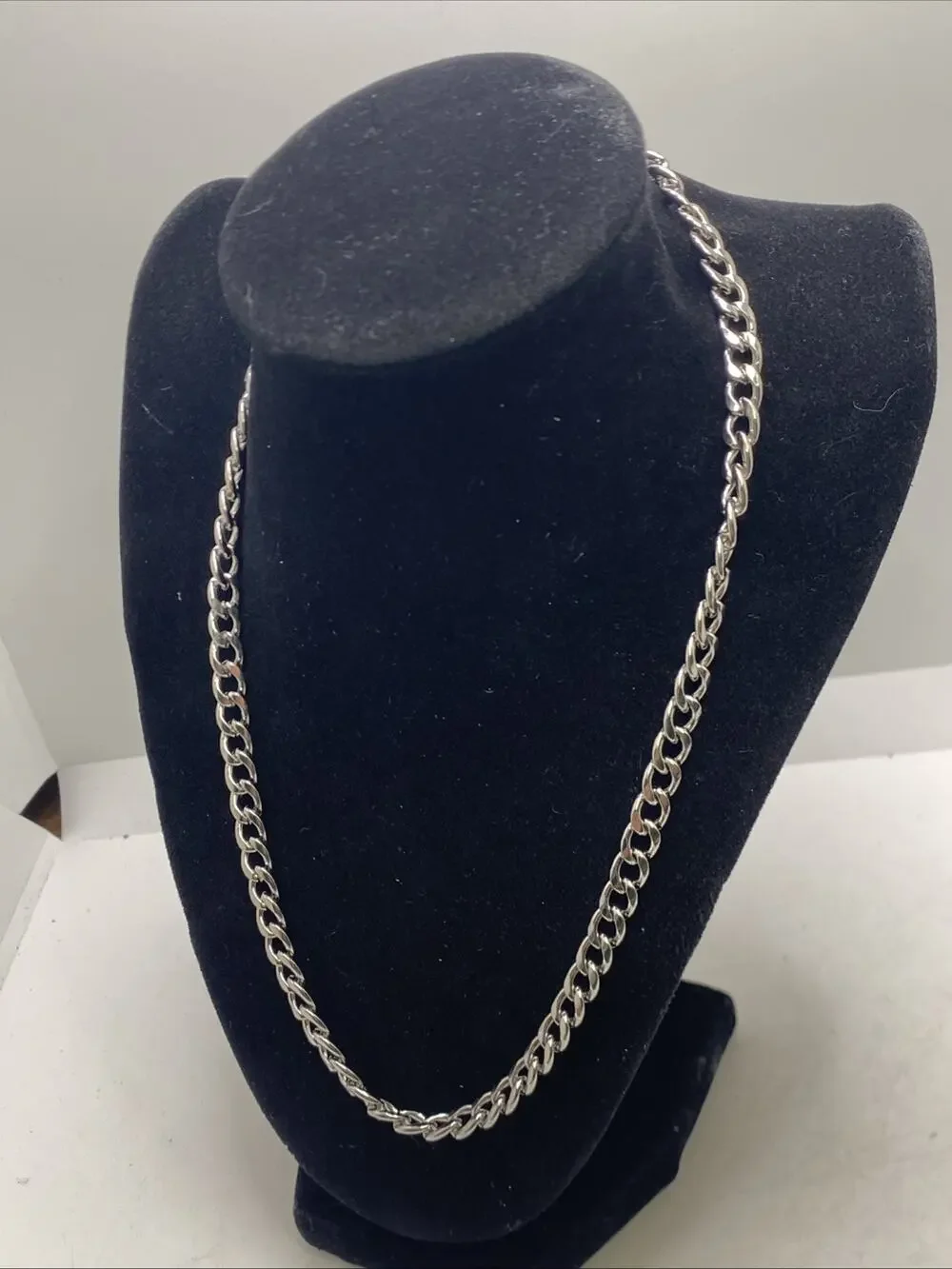 Mens Silver Tone Cuban Link Style Chain Necklace